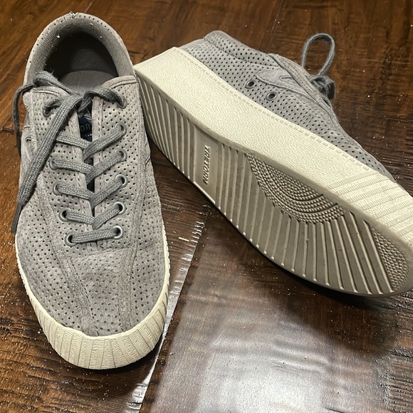Tretorn Gray Suede Platform Sneaker - Picture 9 of 10